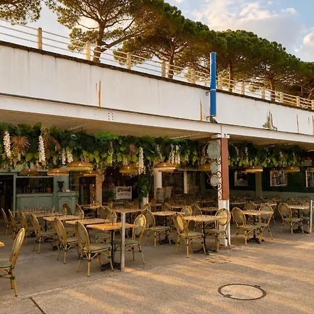 Entièrement Rénové - Hyper Centre - à 3 Mn à Pieds Royan